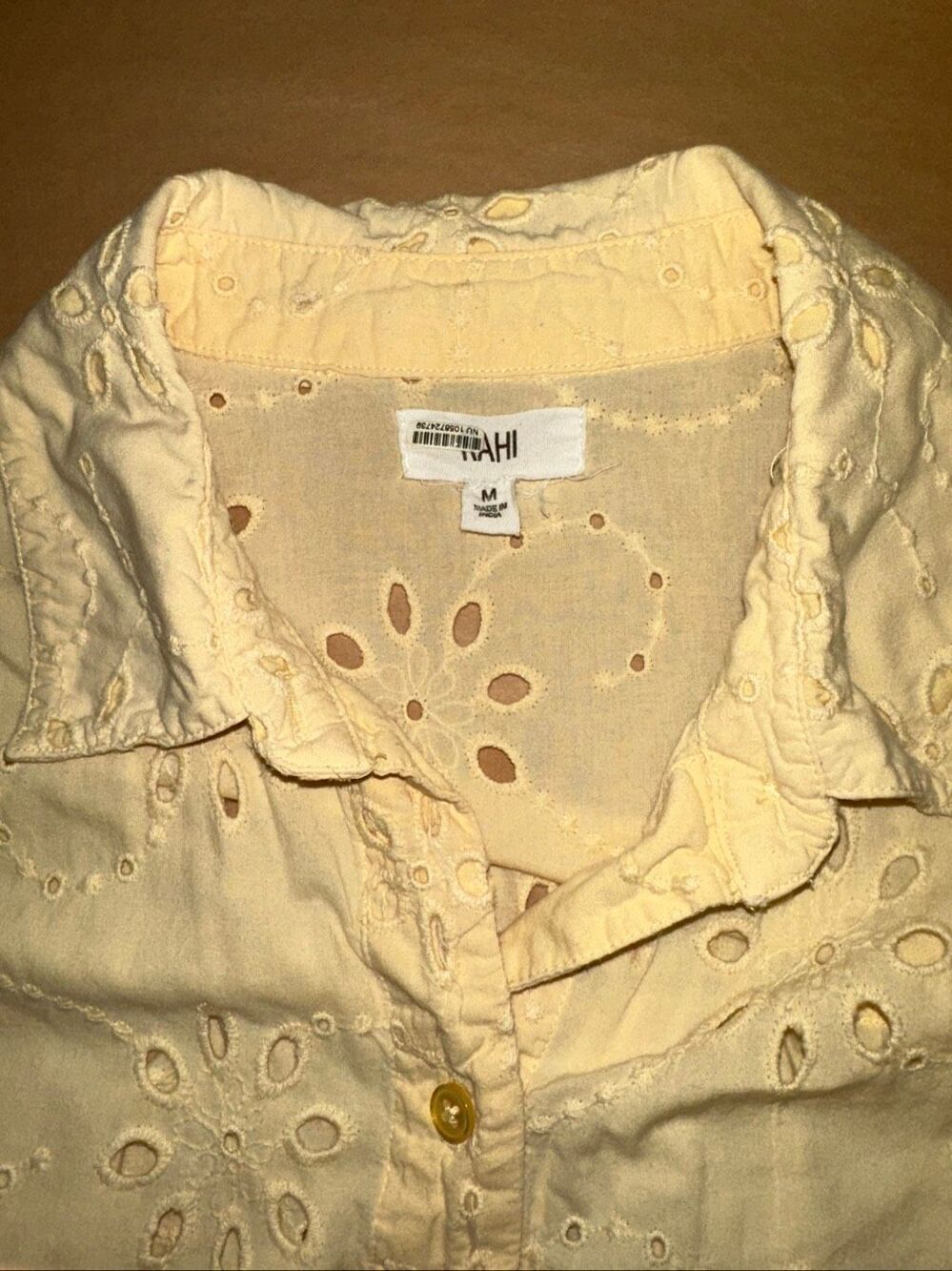 Anthropologie Yellow Eyelet Buttondown Top Sz Medium - Picture 8 of 12